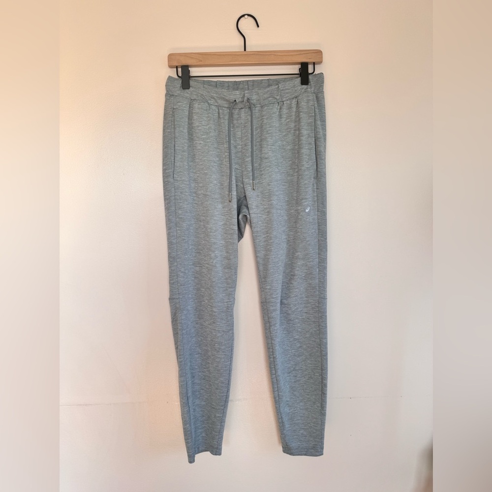 ASICS Lightweight Joggers in Light Gray w/ Reflective Details & Drawstring - Med